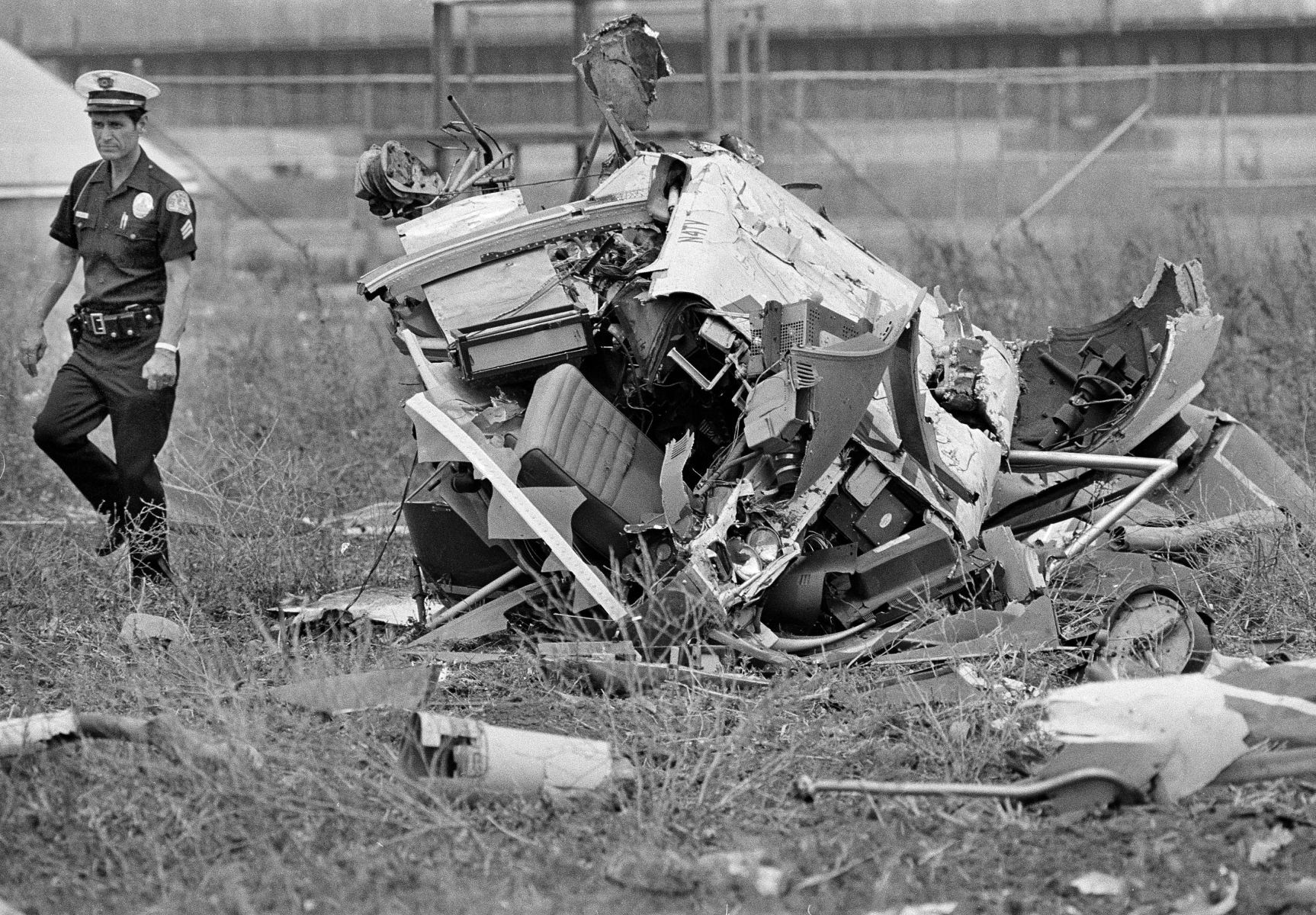 1977: Powers crash